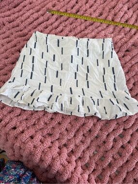 Emory Park White Dash Print Ruffle Hem Mini Skirt